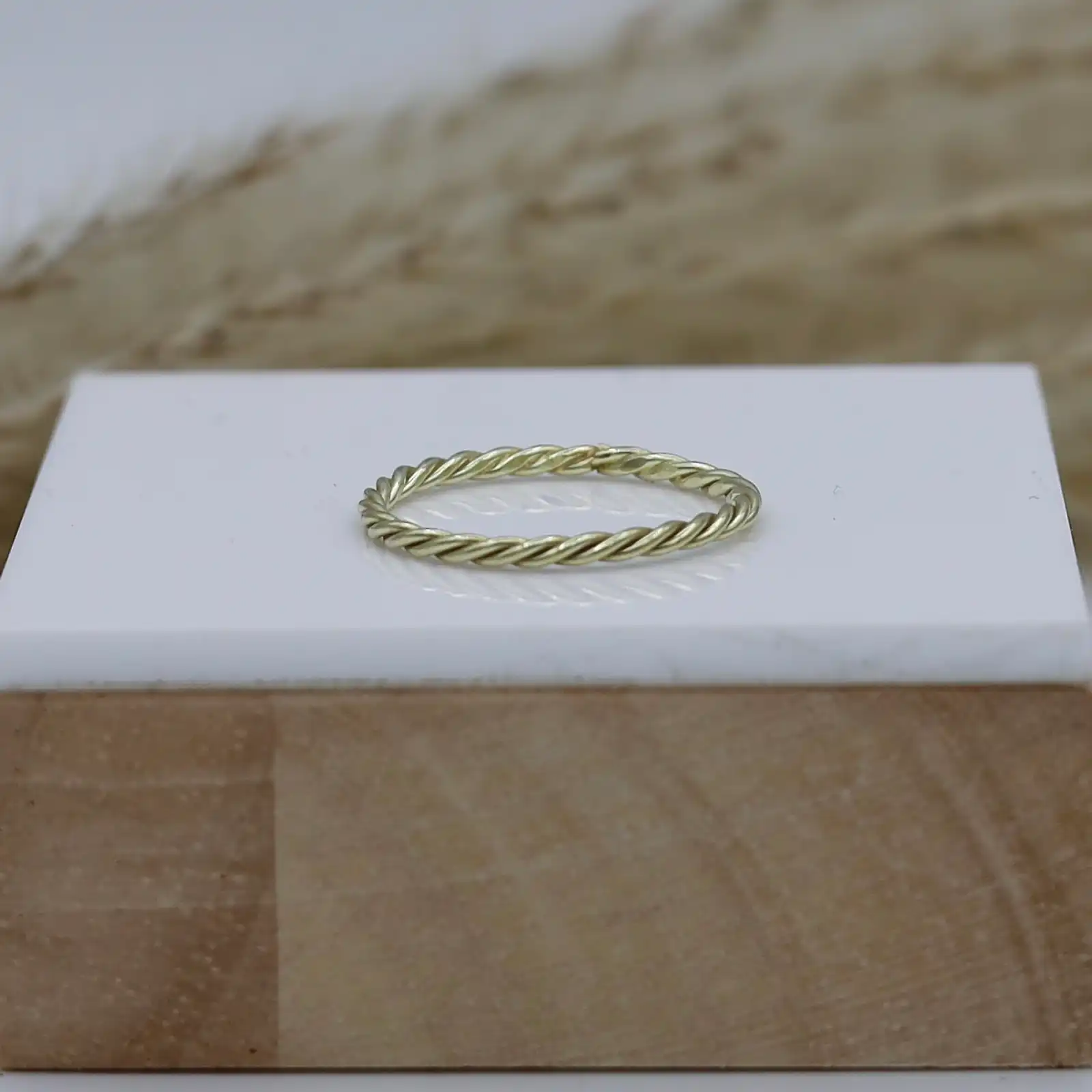 Thumbnail: Ring - Rope
